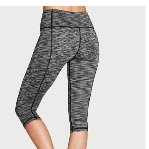 Victoria's Secret Knockout Cropped Leggings - Picture 2 of 7